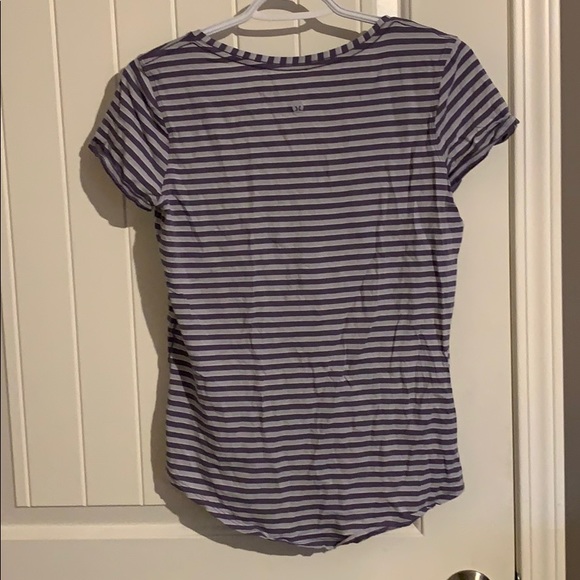 Lululemon tee-shirt - Picture 2 of 2